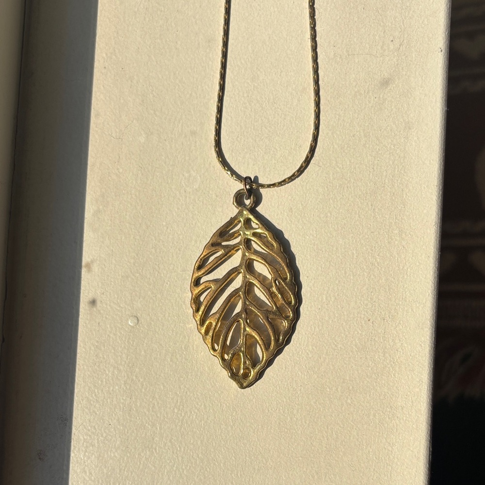 Gold Tone Statement Leaf Necklace